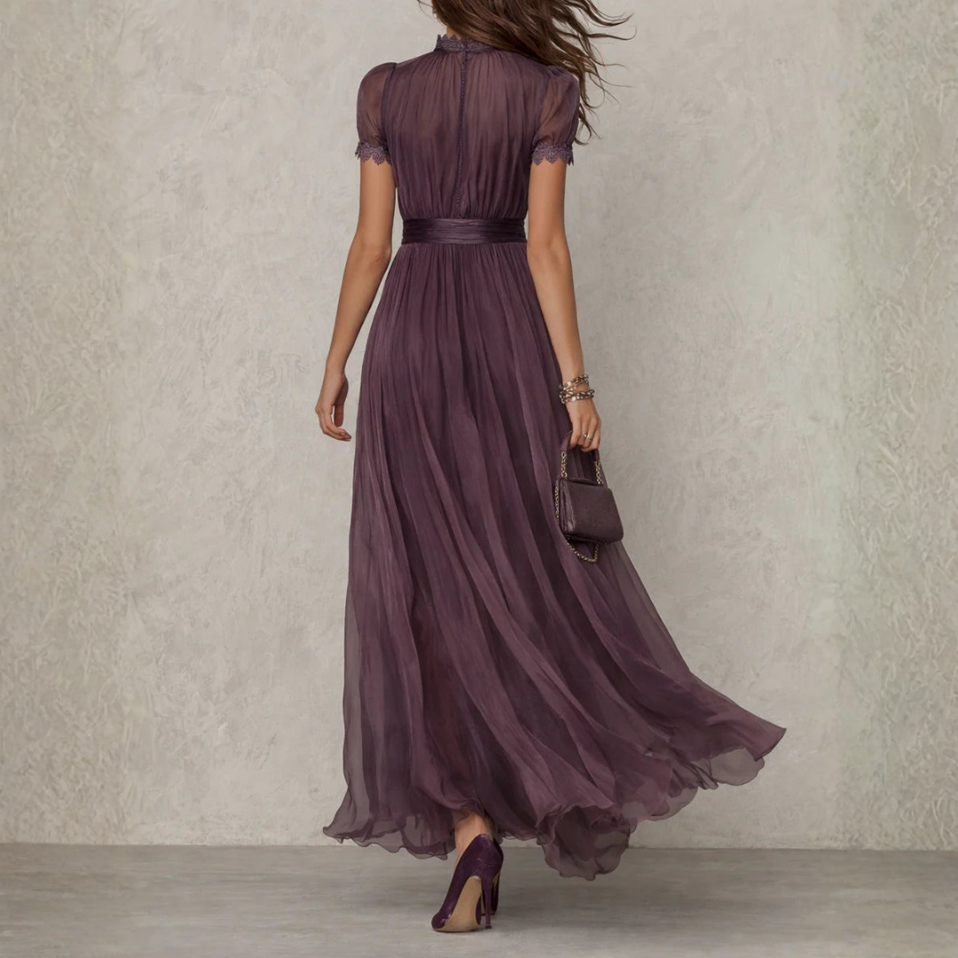 Vestido Vivienne detalle encaje cuello y puños